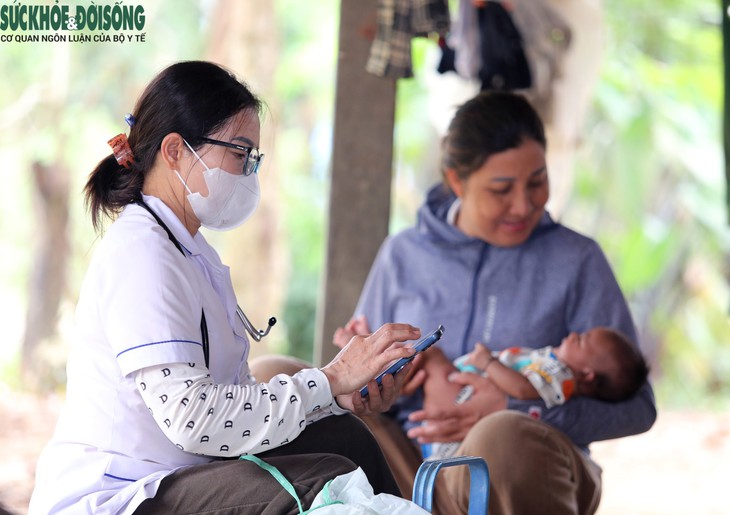 Ngược dòng sông Giăng, đưa vaccine đến với tộc người Đan Lai- Ảnh 11.