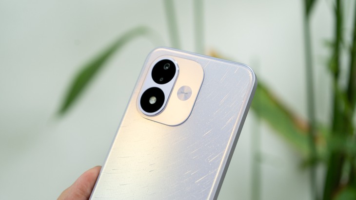 Trên tay Xiaomi Redmi Note 17, khác biệt gì so với bản 5G? - Ảnh 2.