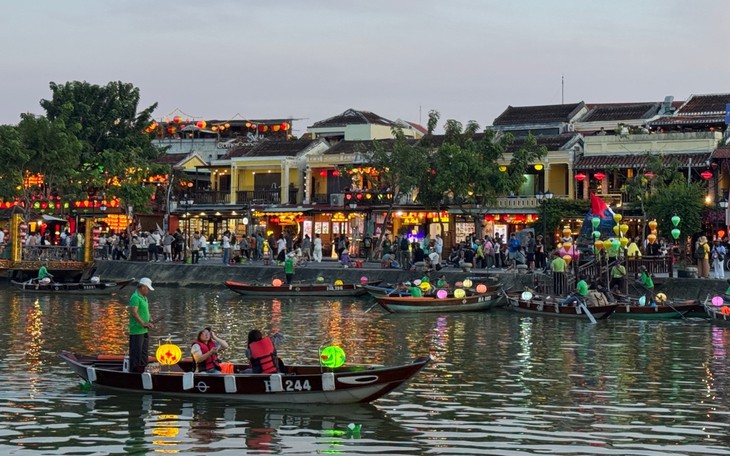 Hỗ trợ mỗi thôn một con bò để tổ chức bữa cơm ngày Đại đoàn kết - Ảnh 2.