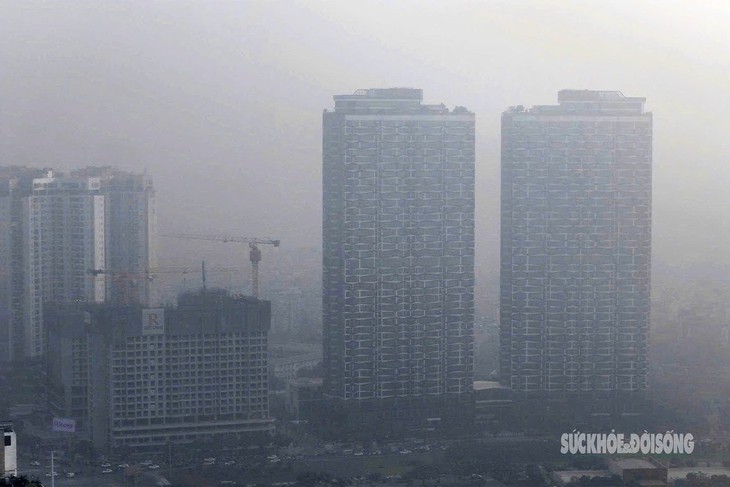 Sáng nay Hà Nội tiếp tục ô nhiễm không khí nghiêm trọng- Ảnh 1.