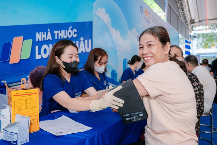 'Hành trình sức khỏe': Tầm soát miễn phí tim mạch, thận cho người đái tháo đường TPHCM - Ảnh 4.