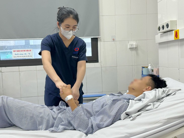 Cứu nam sinh 16 tuổi bị đột quỵ sau tai nạn giao thông- Ảnh 2.