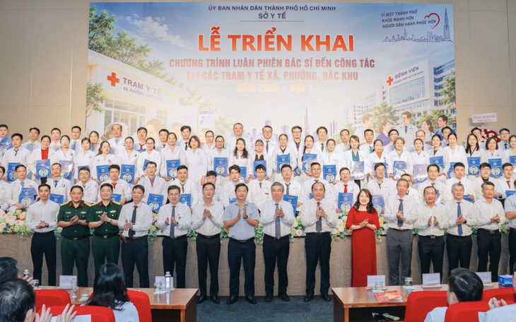 TPHCM đề xuất mức hỗ trợ cao để thu hút bác sĩ về trạm y tế- Ảnh 3.