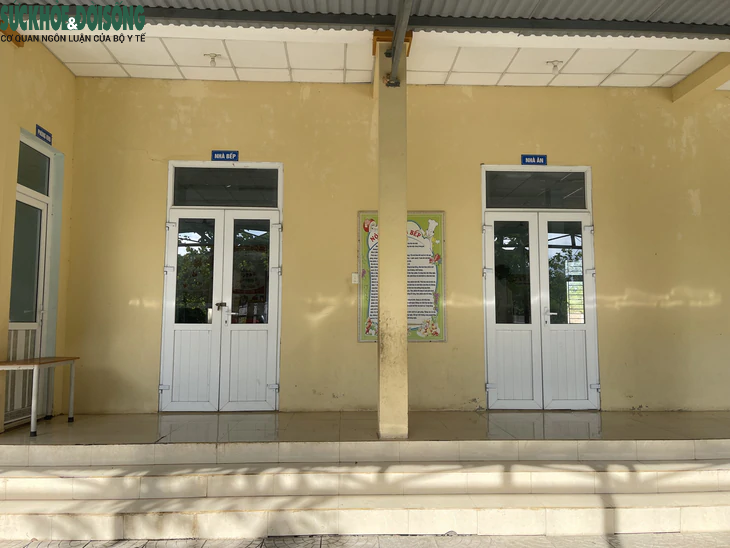 Nhiều bất cập được chỉ ra khi kiểm tra bếp ăn trường học tại Quảng Trị - Ảnh 4.