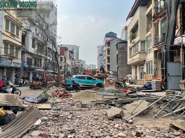 Hiện trạng thi công mở rộng ngõ 381 Nguyễn Khang, Hà Nội- Ảnh 2.