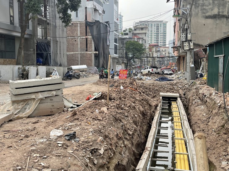 Hiện trạng thi công mở rộng ngõ 381 Nguyễn Khang, Hà Nội- Ảnh 4.