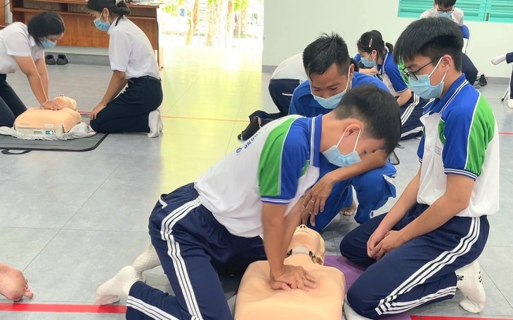 Biên đạo múa mùa 20/11: Bận 'tối mắt tối mũi', không có thời gian nghe điện thoại- Ảnh 4.