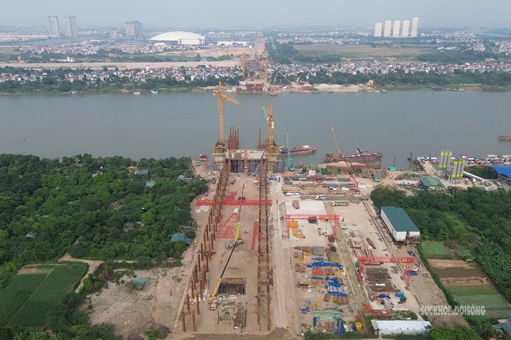 Tiến độ xây dựng cầu Tứ Liên gần 20.000 tỷ đồng giữa sông Hồng ra sao?- Ảnh 1.