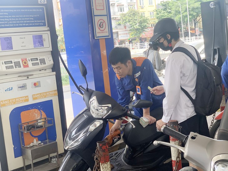 Giá xăng dầu hôm nay (29/10): Đồng loạt điều chỉnh tăng - Ảnh 1.