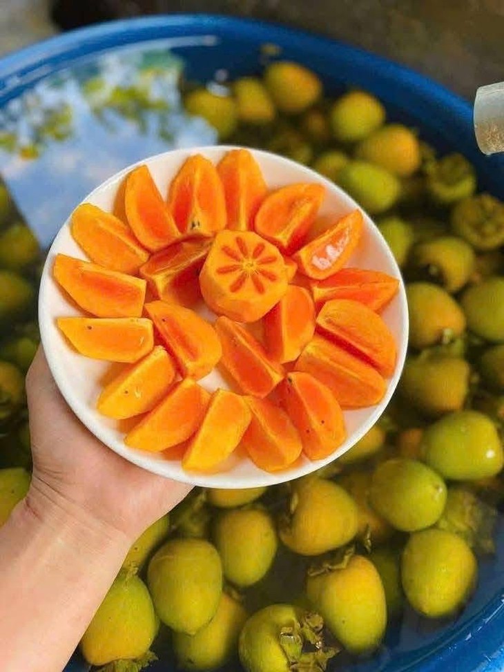 5 lưu ý khi kết hợp thực phẩm với quả hồng ngâm - Ảnh 1.