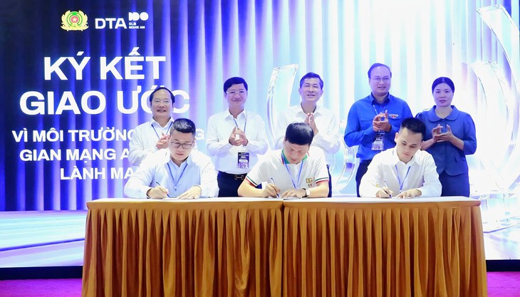 Câu lạc bộ 'Niềm tin số Nghệ An' đẩy lùi tin giả trên không gian mạng- Ảnh 6.