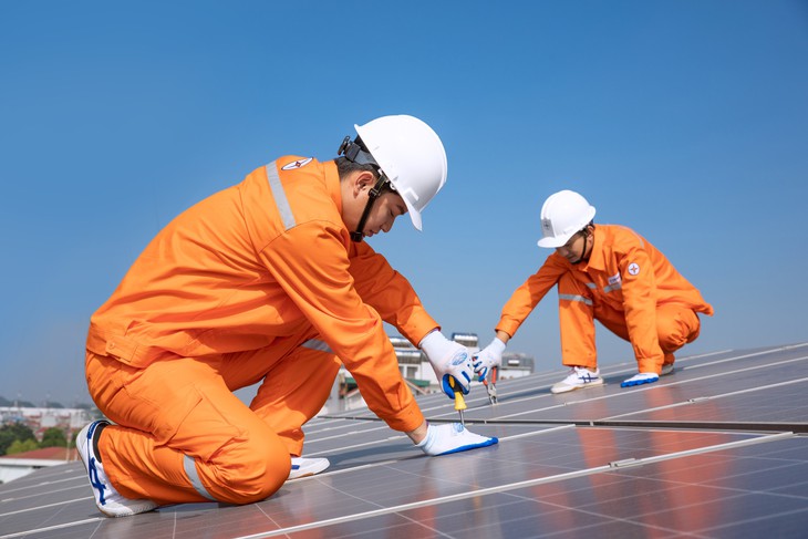 Phát triển điện mặt trời mái nhà: Chủ động nguồn điện, tiết kiệm chi phí - Ảnh 2.