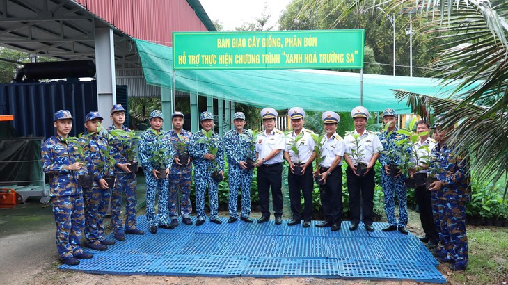Thêm 4.000 cây giống để ‘xanh hóa Trường Sa’- Ảnh 1.
