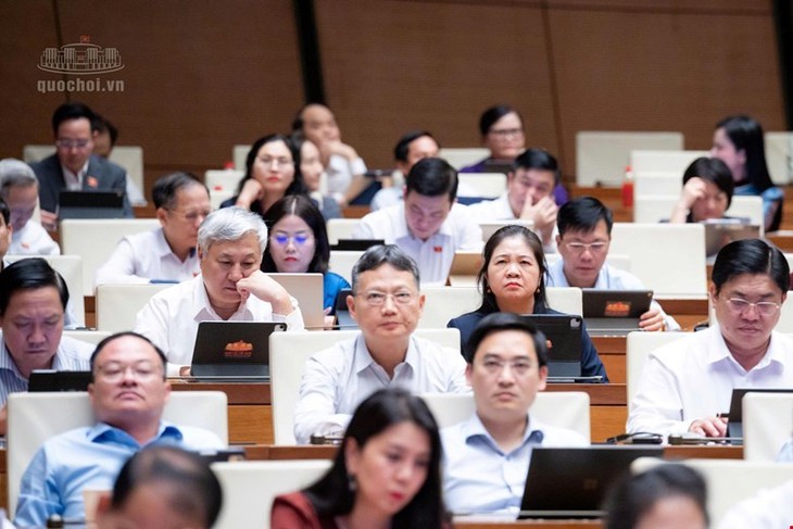 ĐBQH: Hơn 11,2 triệu tỷ đồng và 500 tấn vàng trong dân chờ khơi thông - Ảnh 3.