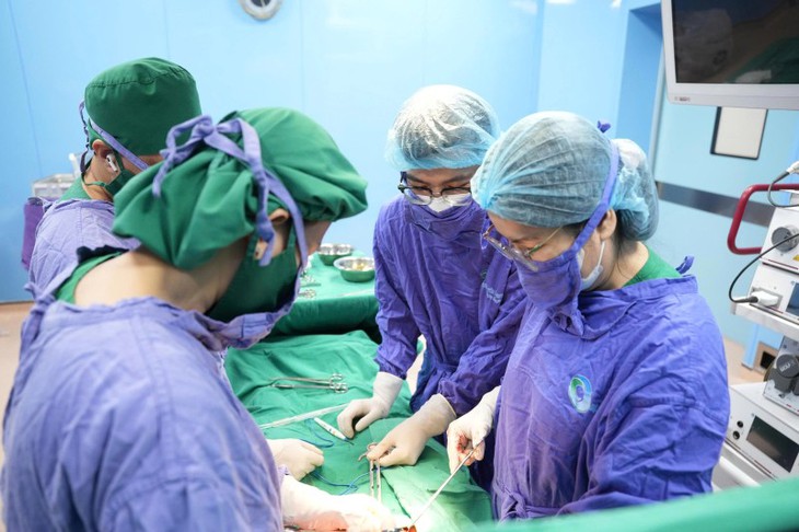 Đến thăm chị gái, người phụ nữ chửa ngoài tử cung bị vỡ nguy kịch- Ảnh 1.