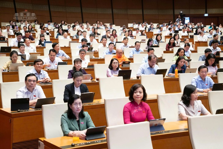 ĐBQH đề xuất tận dụng trụ sở dôi dư làm nơi chăm sóc người cao tuổi- Ảnh 2.
