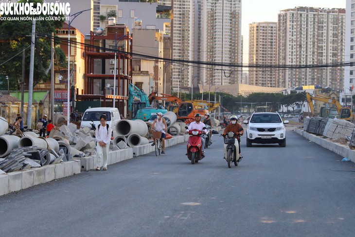Đường nối 'khu đô thị nhà giàu' ở Hà Nội rộng 50m vừa thông xe- Ảnh 6.