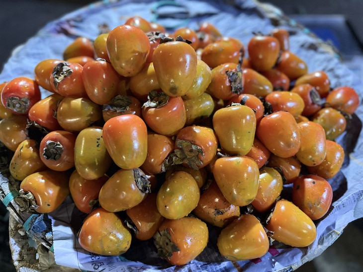 Tiểu thương chia sẻ cách phân biệt hồng da tre với các loại hồng giá rẻ đang bán đầy thị trường- Ảnh 4.