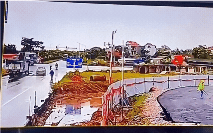 Video vụ 2 ô tô đầu kéo đối đầu khiến 2 người bị thương tại Hưng Yên- Ảnh 2.