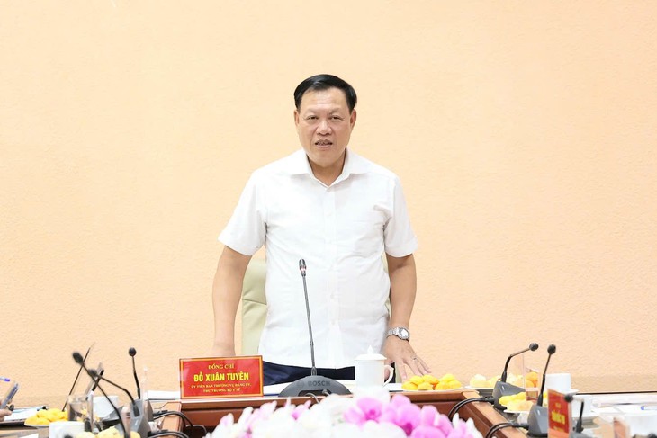 Thứ trưởng Đỗ Xuân Tuyên trao quyết định thành lập Hội đồng tư vấn cấp giấy đăng ký lưu hành thuốc nhiệm kỳ 2026-2029- Ảnh 1.