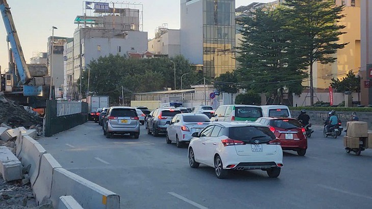 Nguyên nhân đường Cổ Linh, Hà Nội luôn tắc vào giờ cao điểm - Ảnh 5.