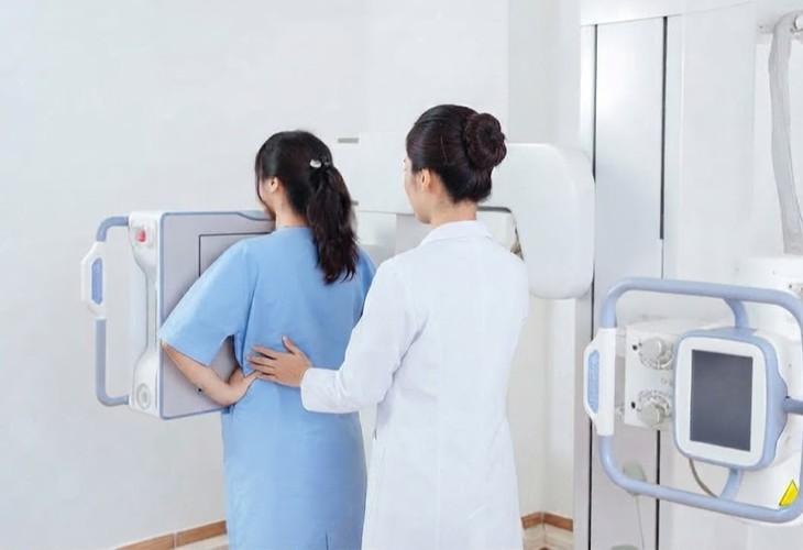 Đến độ tuổi nào phụ nữ nên đi khám sàng lọc ung thư vú?- Ảnh 1.