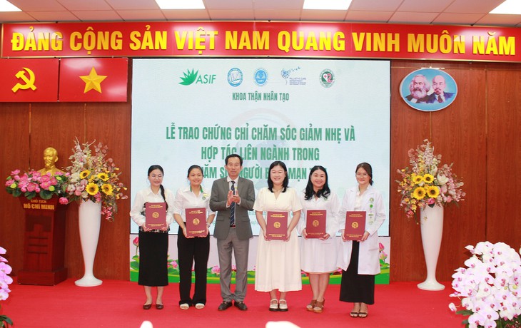 Chăm sóc giảm nhẹ: Đừng đợi người bệnh đến cuối đường- Ảnh 3.