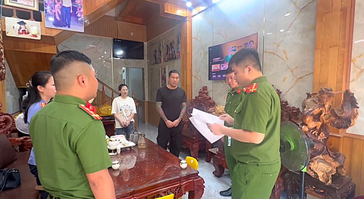 Khởi tố, bắt tạm giam nhóm sản xuất, đăng tải video bạo lực - Ảnh 1.