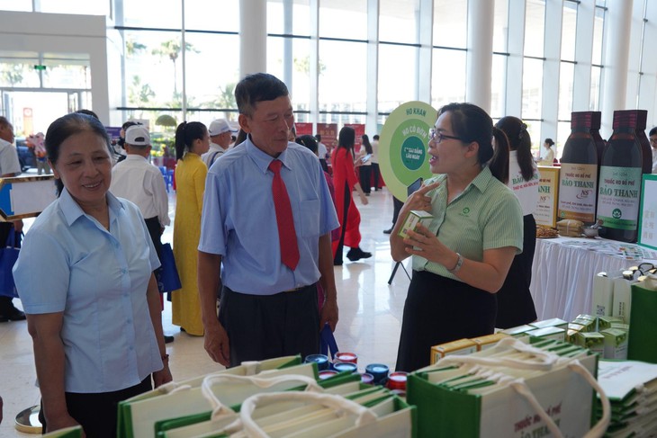 Thuốc ho bổ phế Bảo Thanh đồng hành chăm sóc sức khỏe hô hấp người cao tuổi - Ảnh 2.