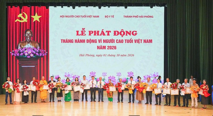 Thuốc ho bổ phế Bảo Thanh đồng hành chăm sóc sức khỏe hô hấp người cao tuổi - Ảnh 3.