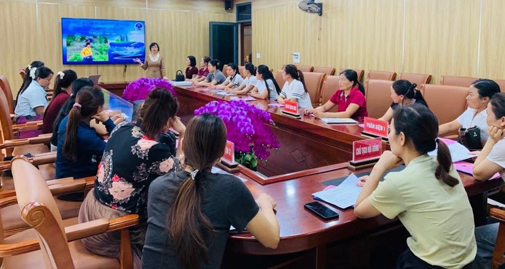Chuẩn hóa chuyên môn cho cô đỡ thôn, bản để chăm sóc mẹ, trẻ sơ sinh tốt hơn- Ảnh 1.