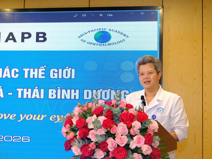 Cận thị học đường gia tăng: Đừng chờ trẻ nhìn kém mới đi khám mắt- Ảnh 1.