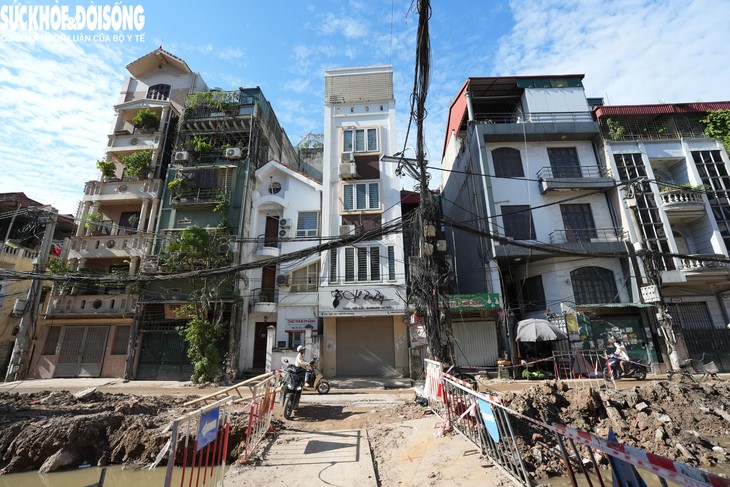Cận cảnh ‘ngõ khổ' đang được thi công mở rộng gấp 4 lần- Ảnh 11.