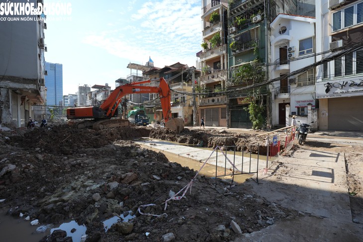 Cận cảnh ‘ngõ khổ' đang được thi công mở rộng gấp 4 lần- Ảnh 8.