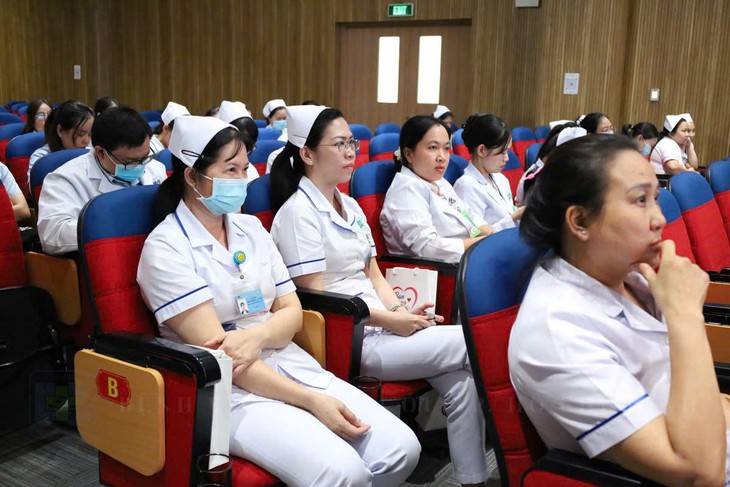 Khoảng 50% người bệnh có thể khủng hoảng tâm lý khi nhận tin xấu- Ảnh 1.