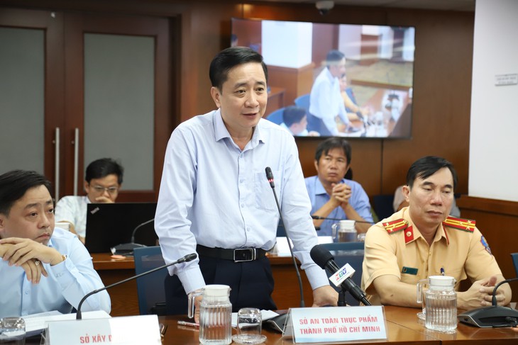 TPHCM tăng kiểm tra chợ đầu mối, bếp ăn trường học dịp cuối năm - Ảnh 1.