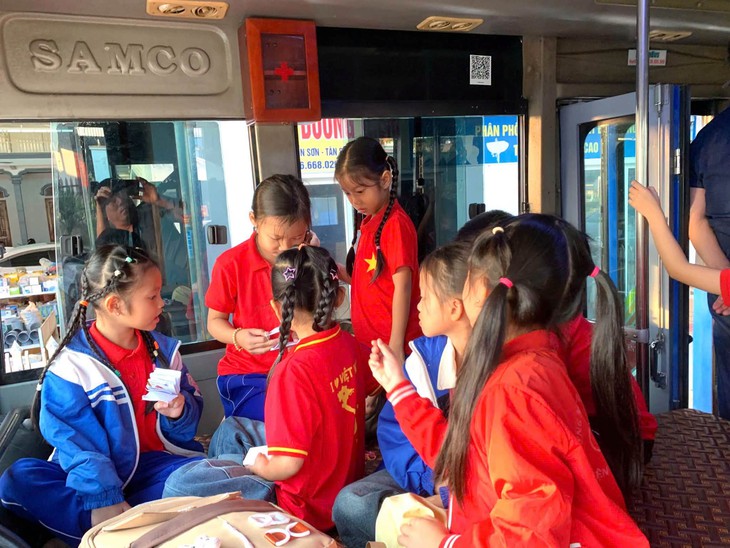 Học sinh Tiến Sơn trở lại trường sau hơn một tháng nghỉ học- Ảnh 2.