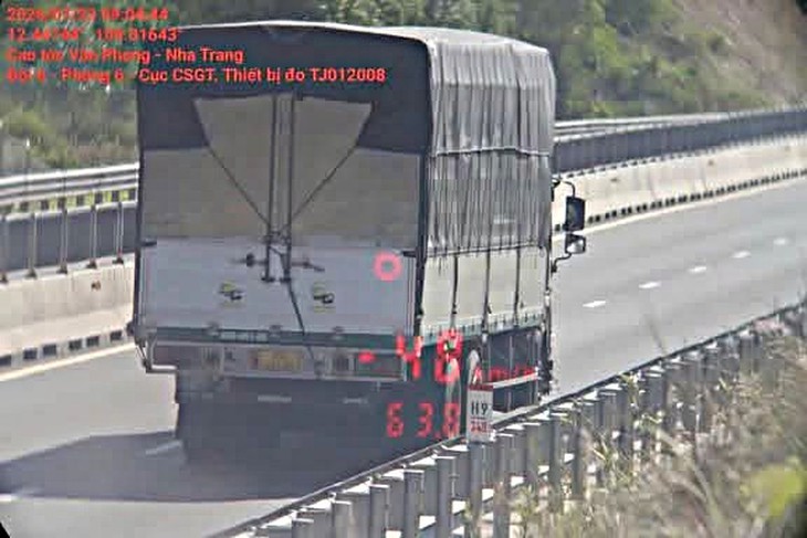 Tạm dừng xử lý xe chạy dưới tốc độ tối thiểu tại 3 đoạn cao tốc này - Ảnh 1.