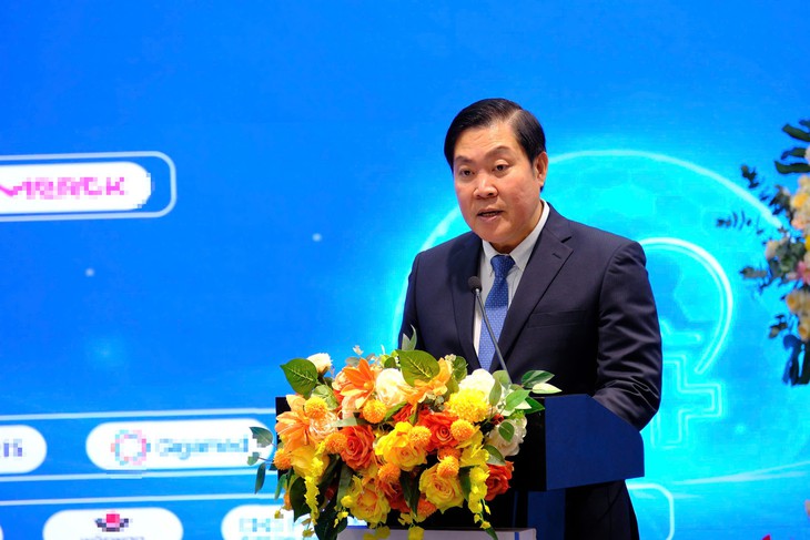 Chuyển đổi số y tế: Đích đến không phải công nghệ mà là người bệnh- Ảnh 2.