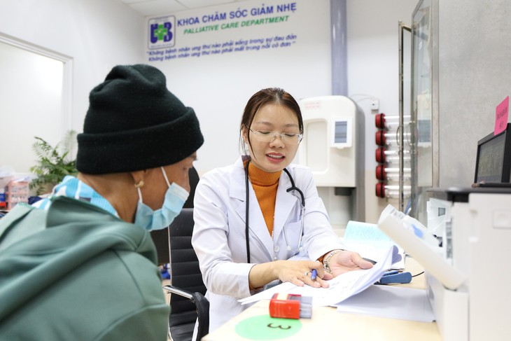 Chuyên gia chăm sóc giảm nhẹ: Bớt một cơn đau, thêm niềm vui sống- Ảnh 2.