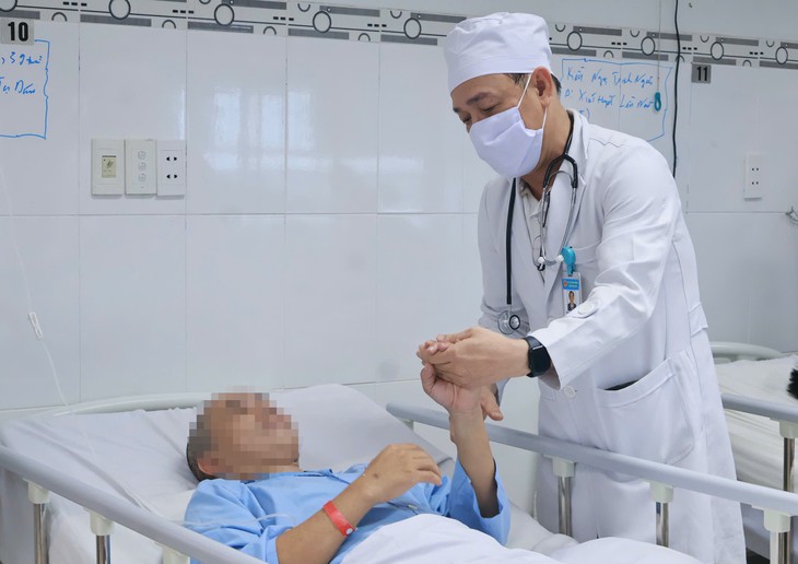 Thường xuyên đau đầu, bệnh nhân 39 tuổi hôn mê vì khối u não xuất huyết- Ảnh 1.