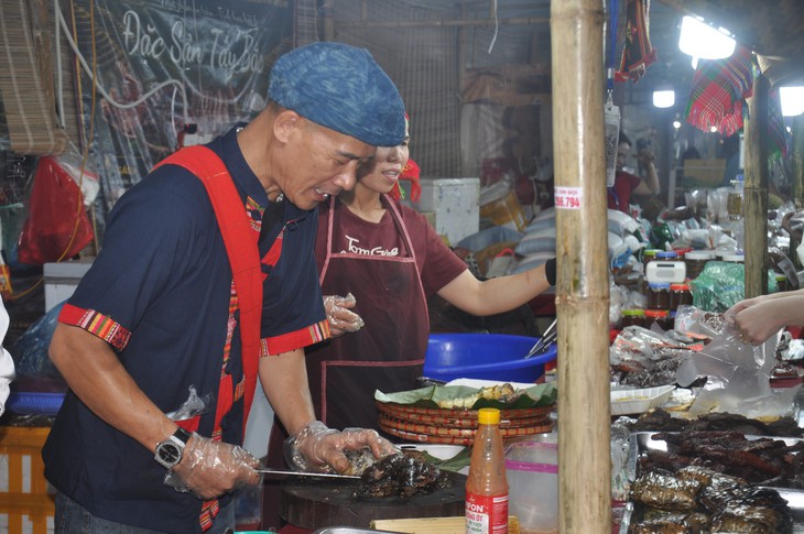 Trải nghiệm hàng trăm món ngon vùng miền tại Công viên Hội An - Ảnh 3.