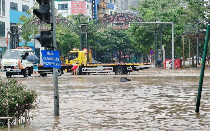 Mưa ở miền Trung vẫn phức tạp, lũ các sông lên cao- Ảnh 2.