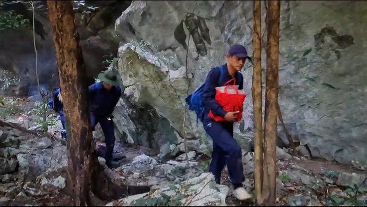 Quy tập nhiều hài cốt liệt sĩ Việt Nam hy sinh tại Lào- Ảnh 2.