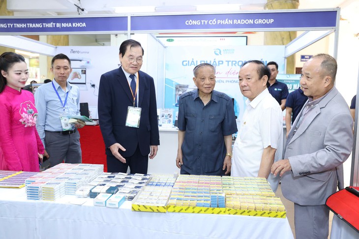 HUBT thúc đẩy nghiên cứu khoa học sức khỏe trong kỷ nguyên số- Ảnh 3.