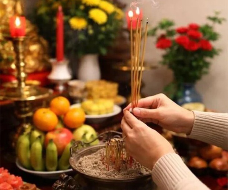 Bài văn khấn mùng 1 tháng 9 âm lịch 2026 cầu gia đạo bình an- Ảnh 1.