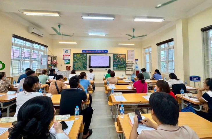 Phụ huynh chuyển tiền cho giáo viên lập quỹ lớp từ ngày 15/11 có vi phạm?- Ảnh 1.