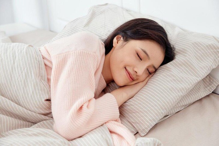 Day bấm 4 huyệt này đều đặn mỗi ngày sẽ giúp bạn ngủ ngon- Ảnh 1.