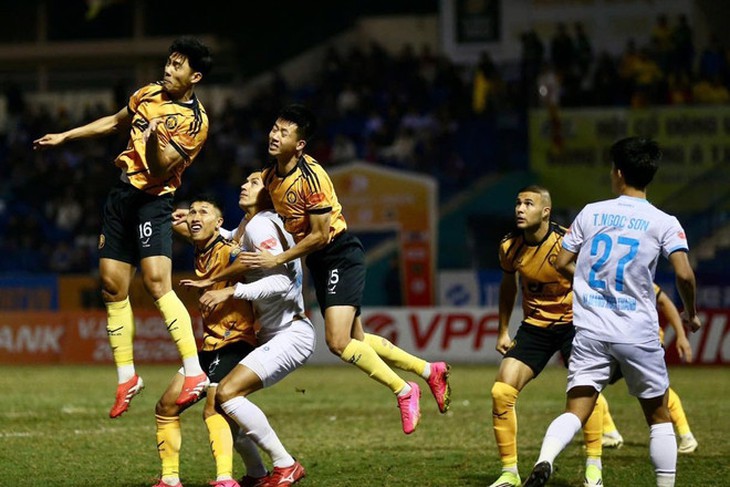 Công an Hà Nội soán ngôi đầu của Ninh Bình FC, khốc liệt cuộc đua tam mã- Ảnh 3.