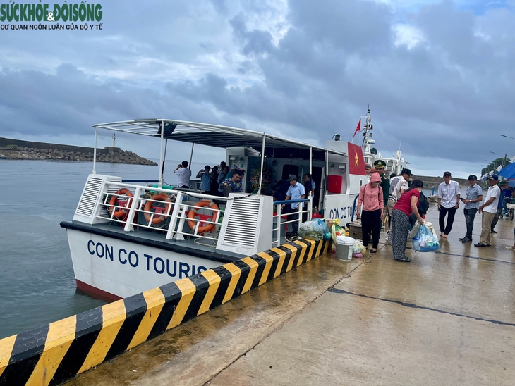 Tết bệnh viện (4): Những 'chiến sĩ áo trắng' nơi đảo tiền tiêu- Ảnh 4. Tết bệnh viện (4): Những 'chiến sĩ áo trắng' nơi đảo tiền tiêu- Ảnh 4.